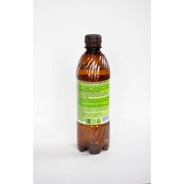 uksus-yablochnyy-so-smorodinoy-naturalnyy-domashniy-v-pet-500-ml-2-600x600.jpg